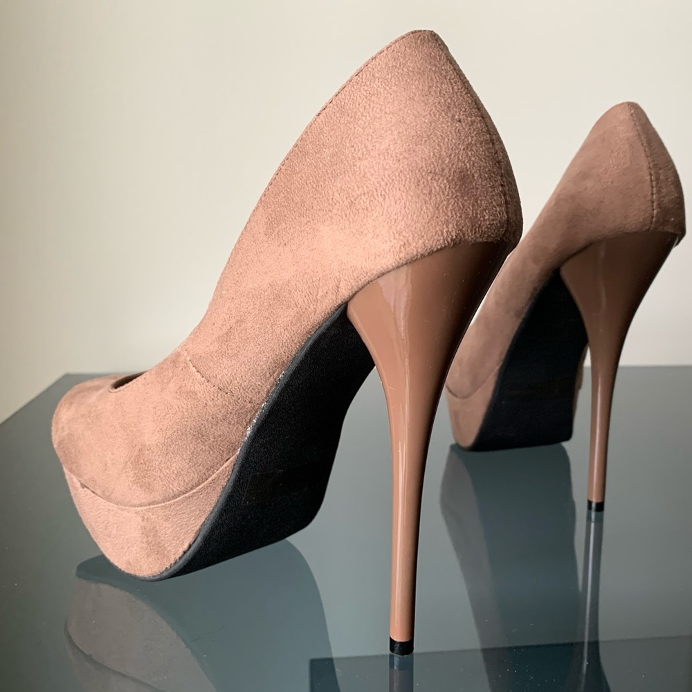 *NEW WITH box* Charlotte Russe Klarisa pumps